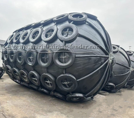 10-15 Jahre Lebensdauer Dock Offshore Pneumatischer Gummi-Fender Onshore-Installationen
