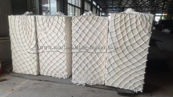 Chemikalienbeständige Polyurethan-Schaum-Fender-Schraubeninstallation / Ketteninstallation